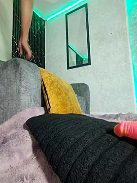 Isis Hot   online show from 20, 4, 2026