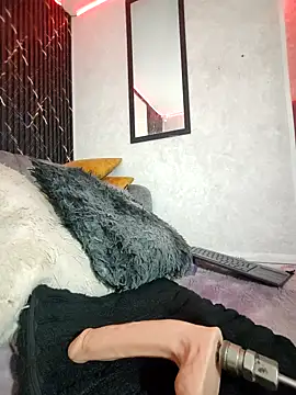 Isis Hot   online show from 12, 3, 2026