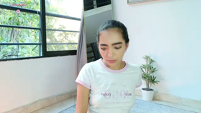 Snapshot of adelineevs chatting on 17, 6, 2026 adelineevs online show from 17, 6, 2026