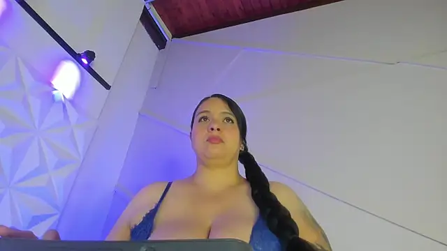 GabiSaenz  online show from 15, 7, 2026