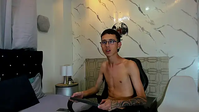 asher lux online show from 15, 4, 2026