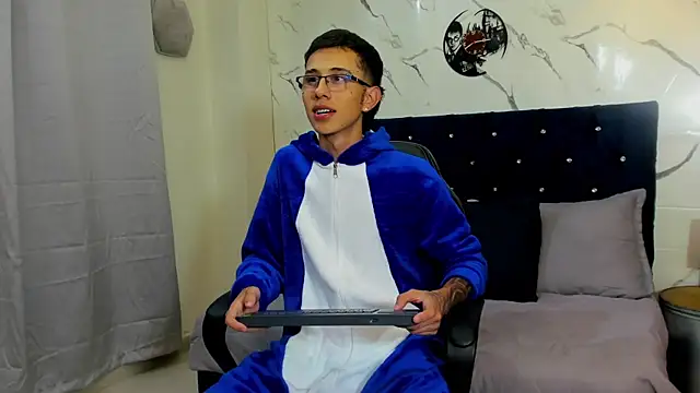 asher lux online show from 21, 4, 2026