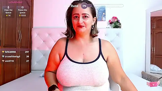 queendesiree  online show from 5, 1, 2026