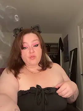 KittyCreamKisses online show from 10, 4, 2026