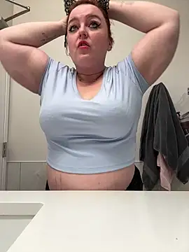 KittyCreamKisses online show from 9, 2, 2026