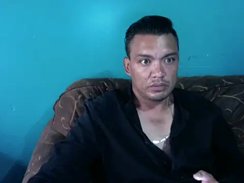latinomoreno95 online show from 17, 5, 2026