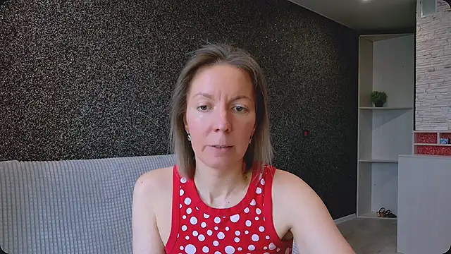 Snapshot of Amanda_Luxe chatting on 8, 5, 2026 Amanda Luxe online show from 8, 5, 2026