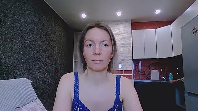 Amanda Luxe online show from 16, 2, 2026