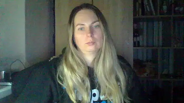 VikiLove765 online show from 6, 3, 2026