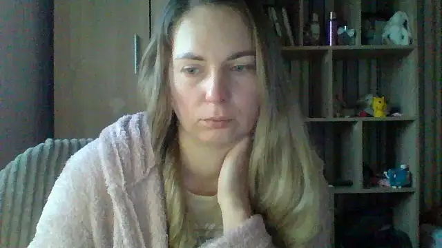 VikiLove765 online show from 28, 2, 2026