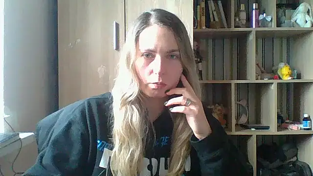 VikiLove765 online show from 7, 3, 2026