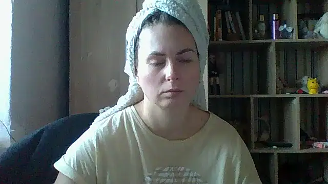 VikiLove765 online show from 2, 3, 2026