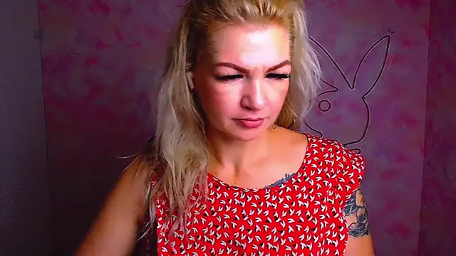 Snapshot of Madonna_Fire chatting on 3, 8, 2026 Madonna Fire online show from 3, 8, 2026