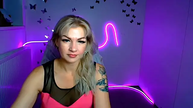 Snapshot of Madonna_Fire chatting on 19, 7, 2026 Madonna Fire online show from 19, 7, 2026