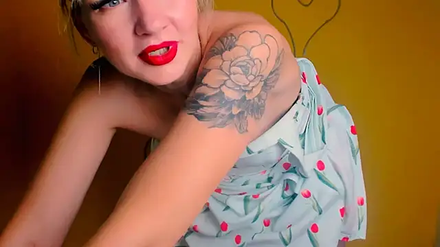 Snapshot of Madonna_Fire chatting on 27, 6, 2026 Madonna Fire online show from 27, 6, 2026