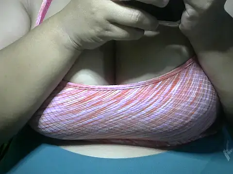 Snapshot of schoco_milff chatting on 3, 6, 2026 schoco milff online show from 3, 6, 2026