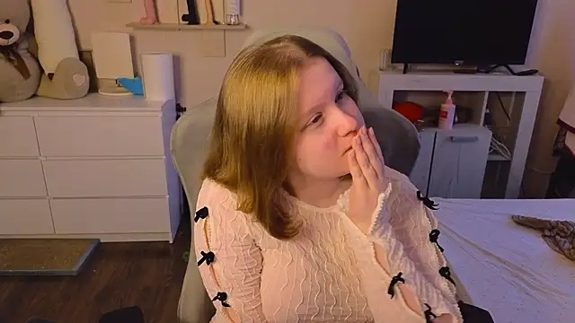 Ol1via online show from 11, 4, 2026