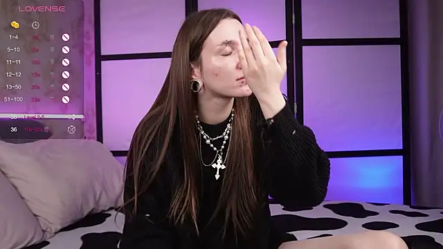 Alice Goth online show from 8, 3, 2026