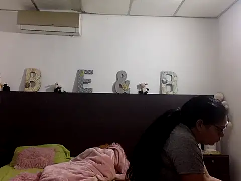 Flabia Roses online show from 13, 1, 2026