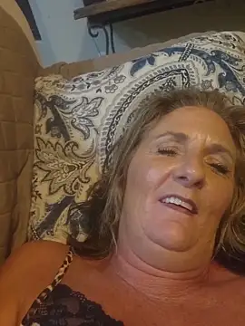 HotAzMilf online show from 5, 6, 2026