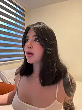 evelynrosess1 online show from 2, 7, 2026