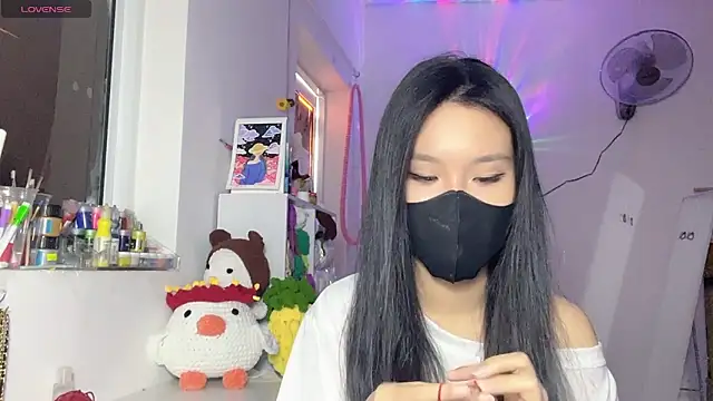 Snapshot of Tieu-May chatting on 24, 4, 2026 Tieu-May online show from 24, 4, 2026