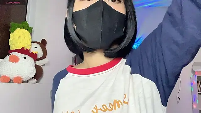 Snapshot of Tieu-May chatting on 13, 5, 2026 Tieu-May online show from 13, 5, 2026