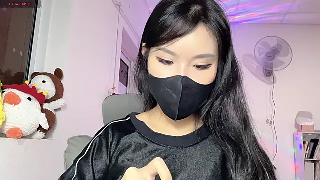 Snapshot of Tieu-May chatting on 15, 5, 2026 Tieu-May online show from 15, 5, 2026
