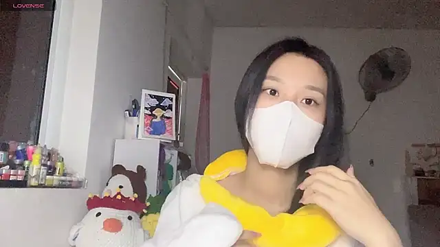 Snapshot of Tieu-May chatting on 4, 5, 2026 Tieu-May online show from 4, 5, 2026