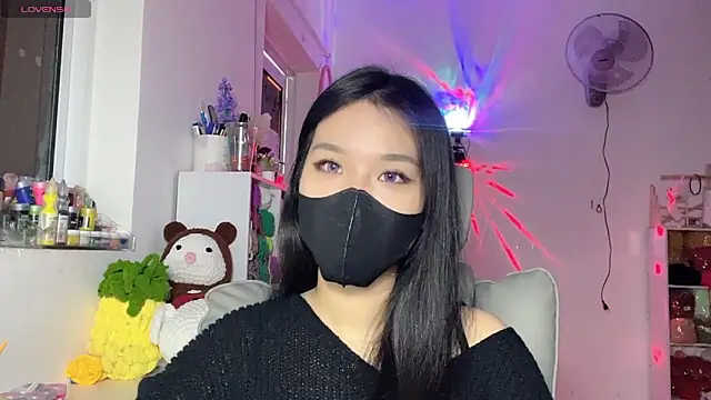 Snapshot of Tieu-May chatting on 10, 5, 2026 Tieu-May online show from 10, 5, 2026