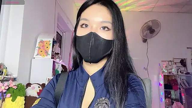Snapshot of Tieu-May chatting on 10, 5, 2026 Tieu-May online show from 10, 5, 2026