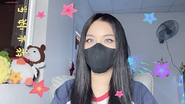 Snapshot of Tieu-May chatting on 10, 6, 2026 Tieu-May online show from 10, 6, 2026