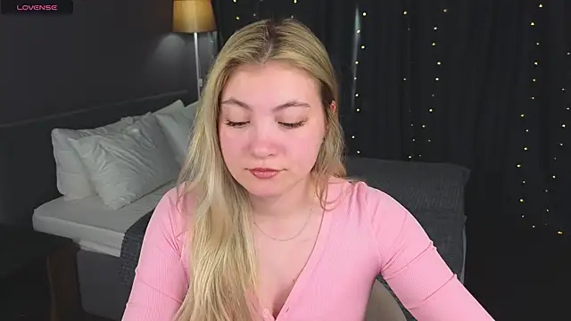 Snapshot of Angel__Grace chatting on 30, 4, 2026 Angel Grace online show from 30, 4, 2026