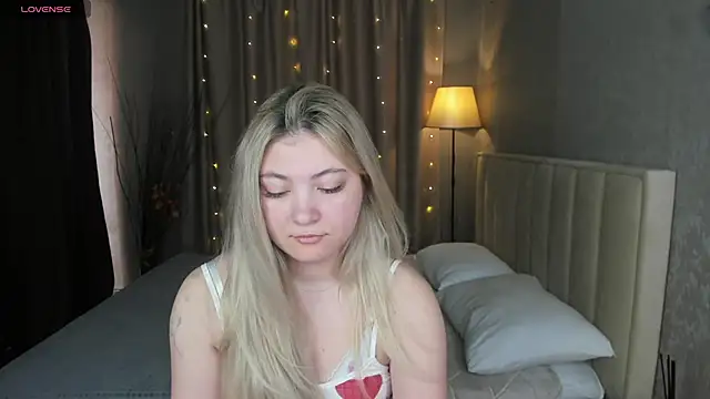 Snapshot of Angel__Grace chatting on 5, 6, 2026 Angel Grace online show from 5, 6, 2026