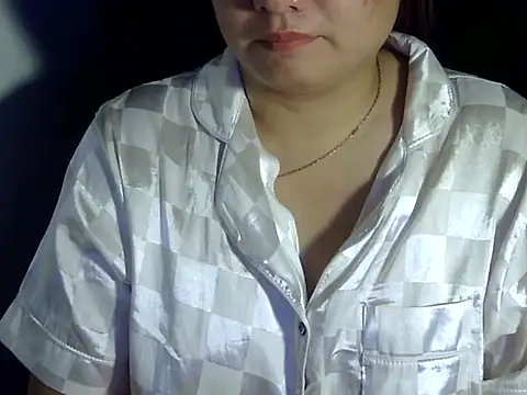 Snapshot of Sarah_no_land chatting on 13, 7, 2026 Sarah no land online show from 13, 7, 2026
