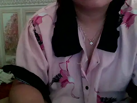 Snapshot of Sarah_no_land chatting on 14, 6, 2026 Sarah no land online show from 14, 6, 2026