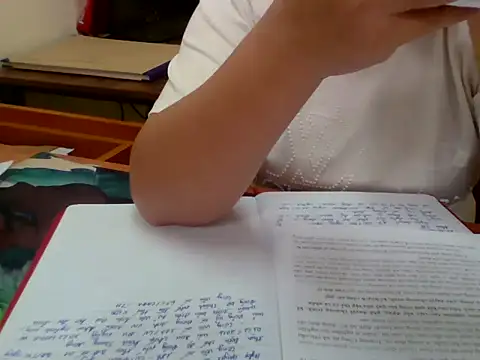 Sarah no land online show from 24, 4, 2026