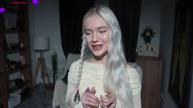 KristalCrowner online show from 23, 3, 2026