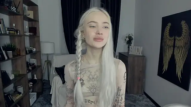 KristalCrowner online show from 27, 2, 2026