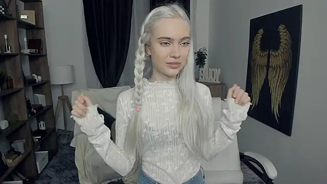 KristalCrowner online show from 12, 2, 2026