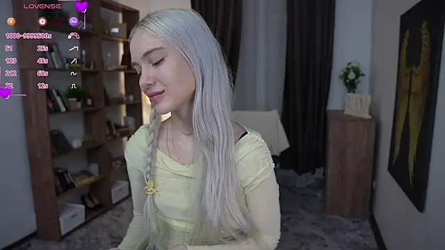 KristalCrowner online show from 12, 3, 2026