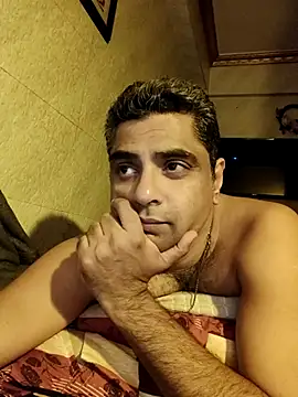 Snapshot of hardnhornybull chatting on 10, 5, 2026 hardnhornybull online show from 10, 5, 2026