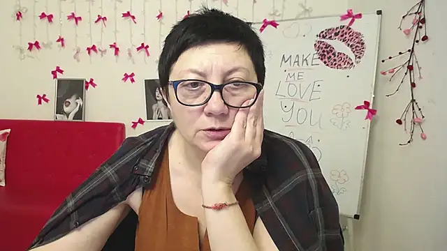 EmilyL0ve online show from 26, 2, 2026