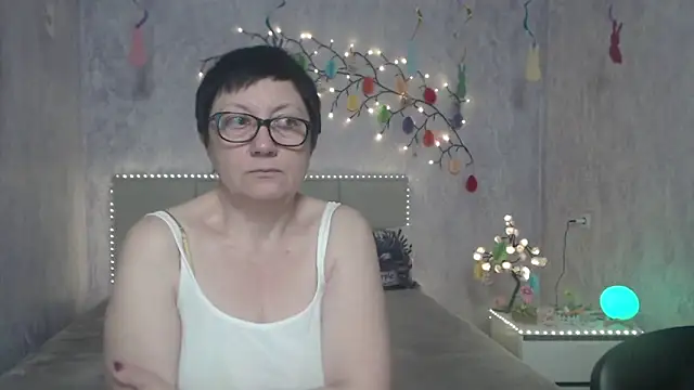 EmilyL0ve online show from 2, 4, 2026