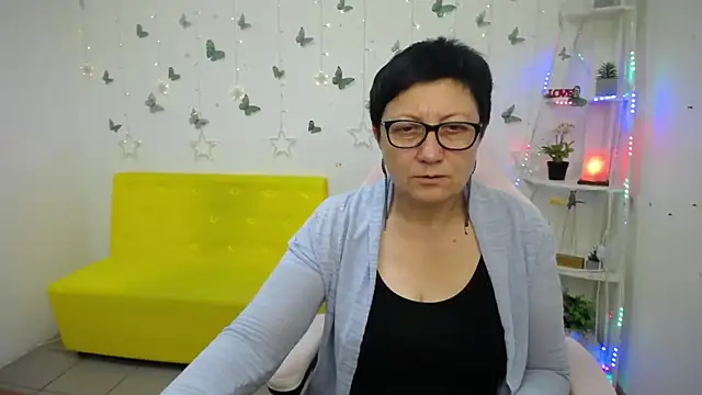 Snapshot of EmilyL0ve chatting on 28, 5, 2026 EmilyL0ve online show from 28, 5, 2026