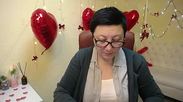 EmilyL0ve online show from 5, 2, 2026