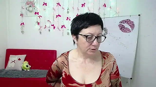 EmilyL0ve online show from 15, 4, 2026