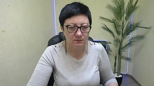 Snapshot of EmilyL0ve chatting on 30, 5, 2026 EmilyL0ve online show from 30, 5, 2026
