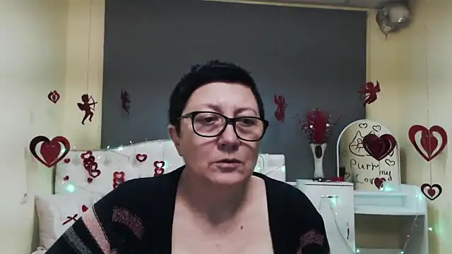 EmilyL0ve online show from 8, 2, 2026