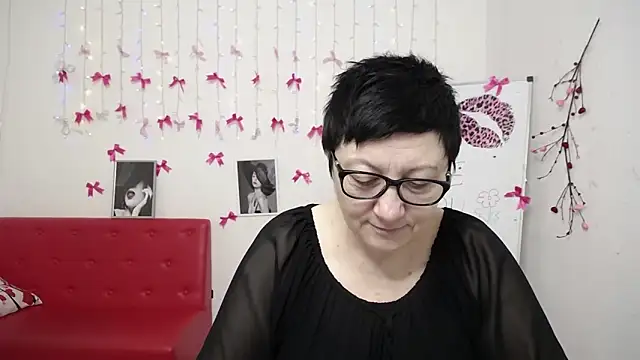 EmilyL0ve online show from 22, 2, 2026